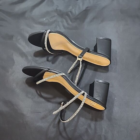 BRAND NEW UNILODY RHINESTONE   STRAP BLOCK HEEL SANDAL - Picture 8 of 15